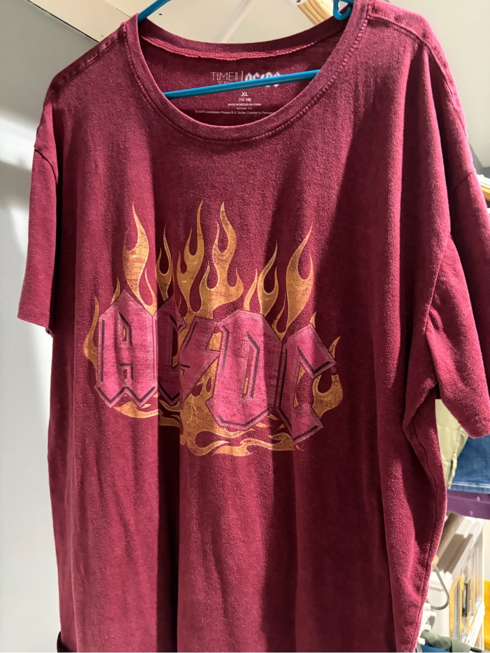 Time and Tru Maroon Graphic Tee with Gold Flames AC/DC Super SOFT